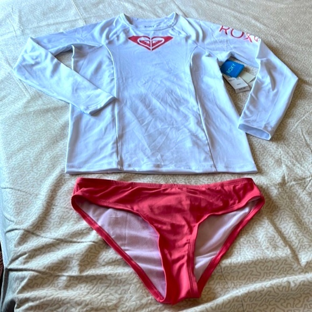 NWT Roxy Girls White Rashguard with Pink Bikini Set that fits size 12/14